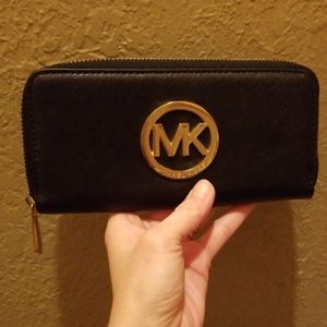 Michael Kors Fulton Zip Around Continental Wallet